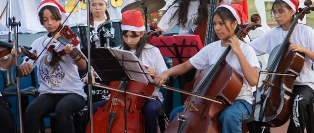 B. DE IRIGOYEN: Cantata Navideña reunió música, baile y tradición en el Lago Internacional